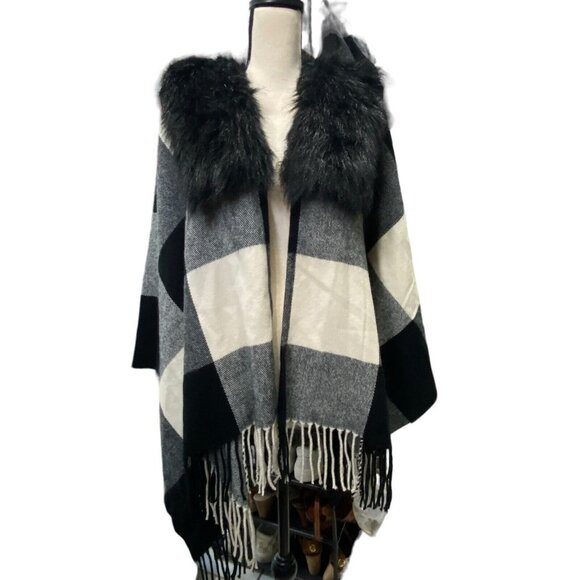 NWT J. Crew Fringe Poncho Cape Faux Fur Collar Plaid One size - Picture 3 of 9